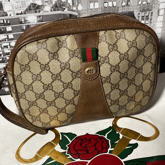Gucci Handbags - Authentic Rare Gucci Sherry Line GG Bag